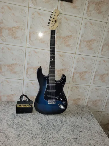 Guitarra konig com amplificador novos