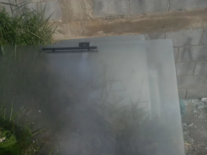 Porta de vidro de correr 150 reais pra ontem