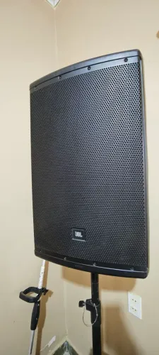 Caixa de som JBL EON 615