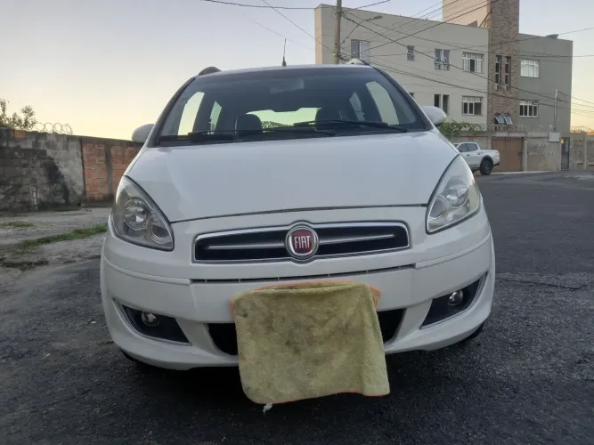 Fiat Idea Attractive 1.4 Fire Flex 8V 5P 2015