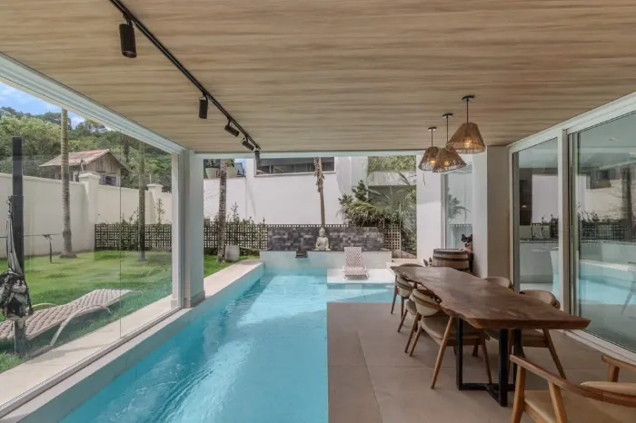 Casa em Condomínio à venda na Praia Brava em Itajaí.