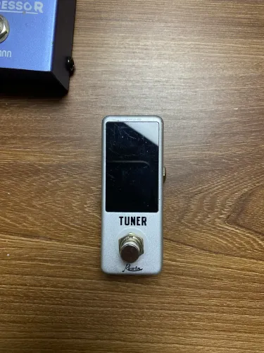 Afinador Pedal Rowin Tuner Cromático True Bypass