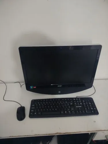 PC Acer Tela integrada AMD E-350 + 4GB RAM + Radeon HD + Win 7 + office 2016
