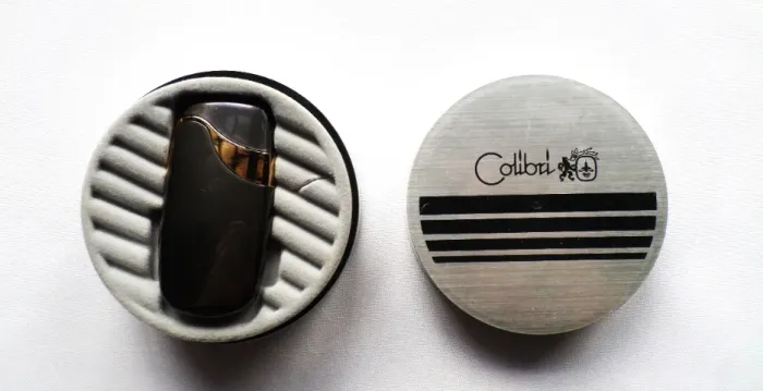 Isqueiro de Butano Antigo (Anos 90) Colibri Quantum Sem Chama - Está Sem Fluido - Usado  