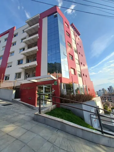 Apartamento de 2 suítes no Centro - Florianópolis