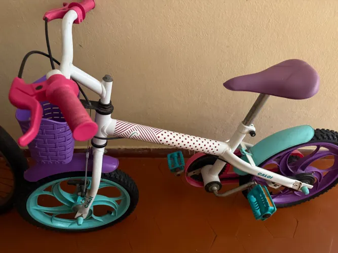 Bicicleta infantil menina