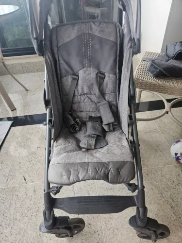 Carrinho bebê Chicco lite way