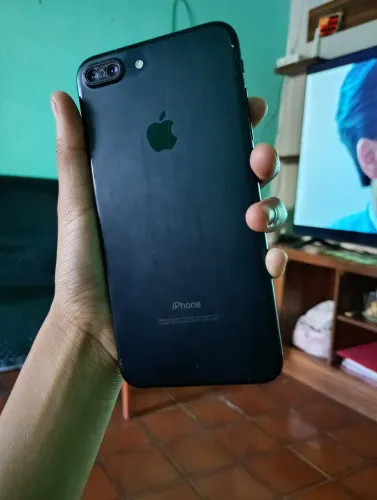Vendo iPhone 7 plus 590$