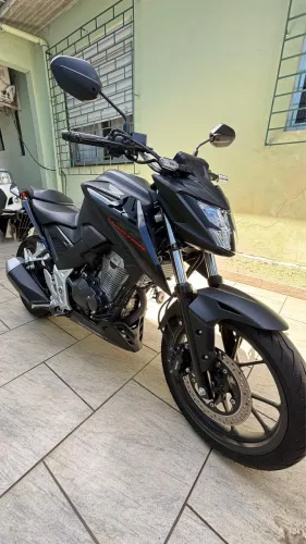 HONDA CB300F TWISTER CBS 2024 com 2.500 km