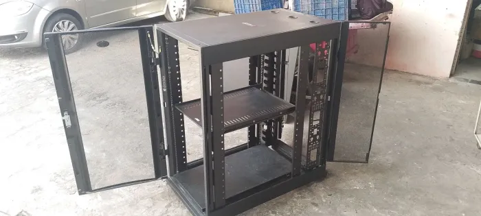 Mini rack APC 24u xp3104 preto