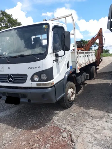 MERCEDES BENS 715 C - OPERACIONAL