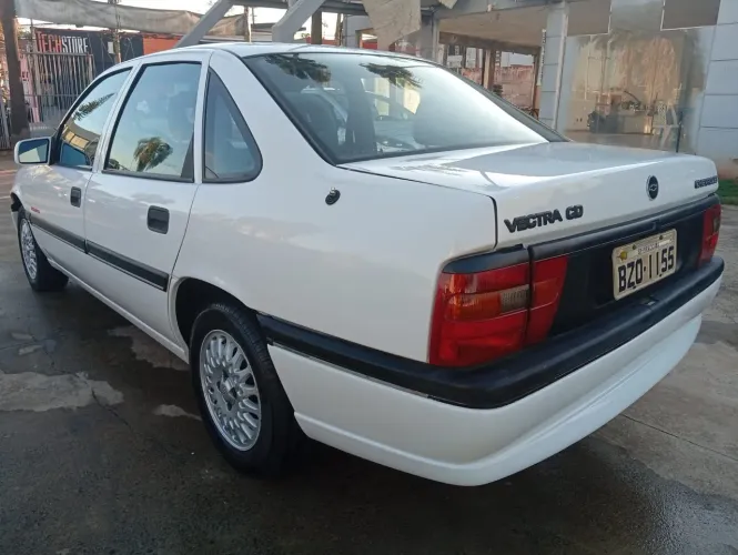 Chevrolet Vectra CD 2.2 16V / 2.0 16V Mec./aut. 1996