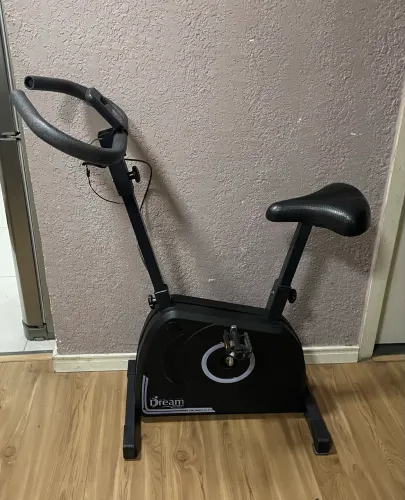 Bicicleta ergométrica Dream EX 500 em bom estado