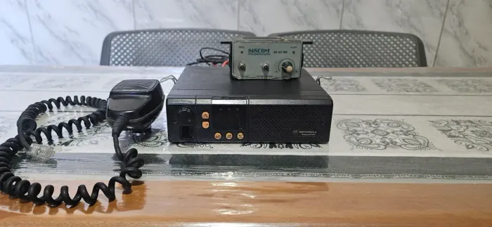 Motorola GM300: rádio em VHF, da série Radius.