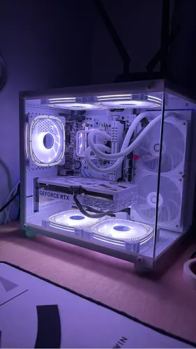 Pc gamer full white