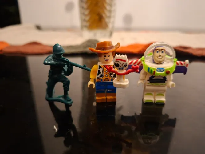 Minifiguras Toy Story (Woody, Buzz, Soldado, Garfinho)