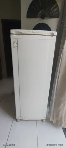 ? Geladeira Continental Elegance RC-26 260L - Freezer Congela - R$450