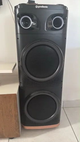 Caixa de som Gradiente estilo torre