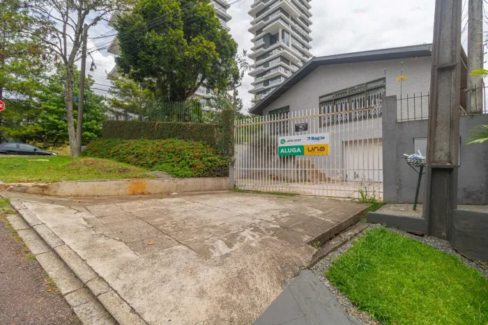 Casa Comercial no bairro Campina do Siqueira