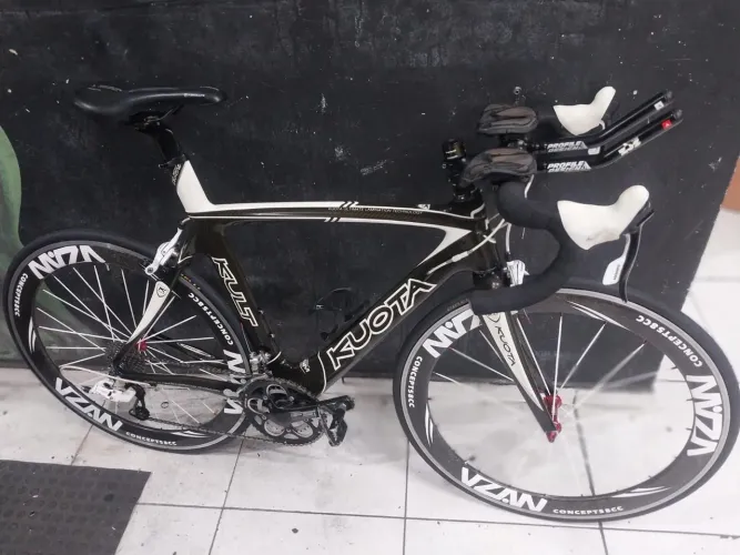 Bicicleta speed kuota kult