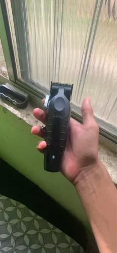 Kit kenei máquinas de corta cabelo(com 1 mês de uso)