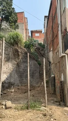 OPORTUNIDADE TERRENO COM CONSTRUÇÃO 