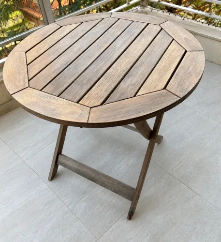 Mesa externa de madeira 