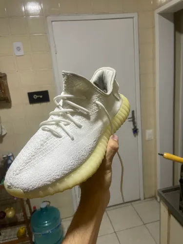 Yeezy 350 v2 cream white