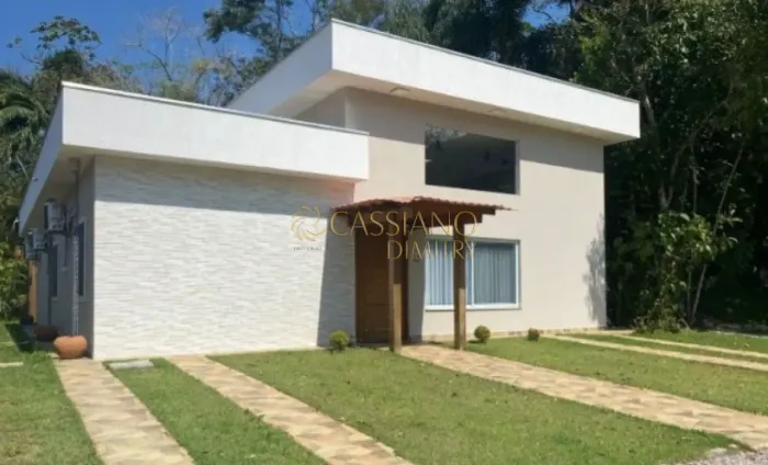Casa para venda e locação de 205m² | 03 dormitórios, sendo 01 suíte e 02 vagas de garagem