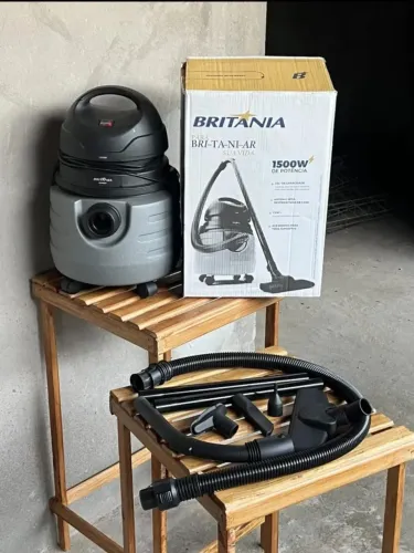 Aspirador de Pó e Água Britânia 20 Litros