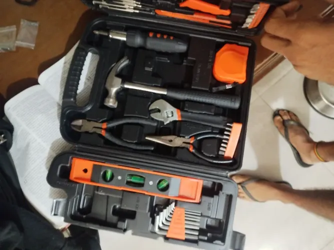 Vendo caixa de ferramentas mas parafusadeira 