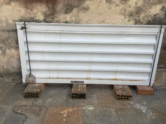 Portão alumínio branco veneziano 80