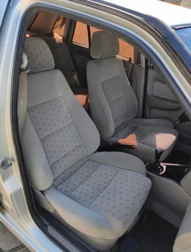 Volkswagen Gol Geração III 1.8 MI 8V Gasolina Mec. 4P 2001