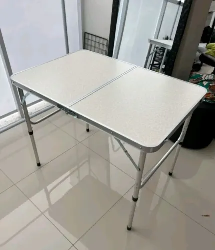 Mesinha dobrável portátil vira Maleta 90x60 (LACRADA)