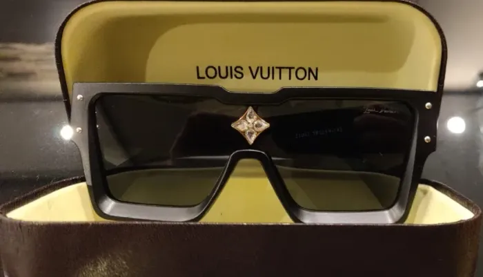Óculos de Sol Luxo LV Cyclone Preto - Kit Premium Completo