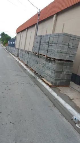 Bloco de concreto. Temos todas as medidas 9 x 19 x 39. 14 x 19 x 39. 19 x 19 x 39