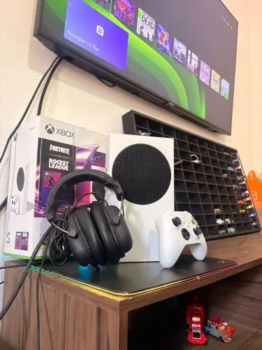 Xbox Series S 512GBssd + Controle c/ Headset