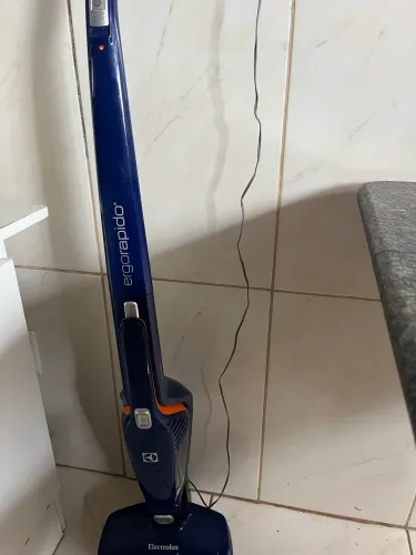 Vendo aspirador Electrolux 2 em 1