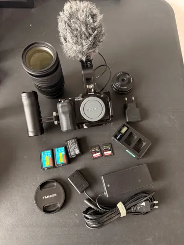 Sony ZVE10 + Cage + Handle + Lente 17-70mm