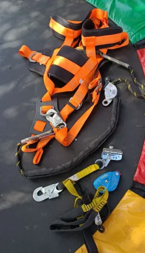 Vendo equipamento de Tiroleza/trabalho em altura
