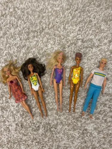 Bonecas Barbie e Ken