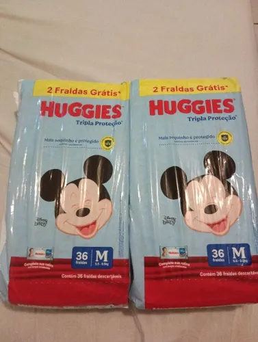 2 Fraldas Huggies ( tripla proteção) tamanho M 36 unidades