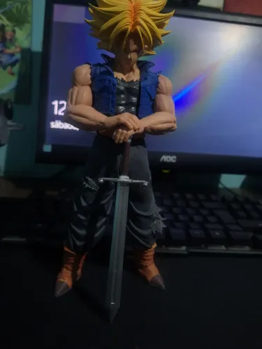 Boneco Trunks - Dragon Ball Z | 25 cm