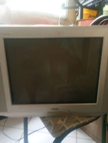 Vende-se tv de tubo