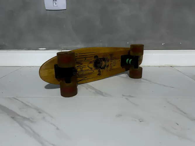 Skate Cruiser Mormaii Tubarão 56cm - Madeira