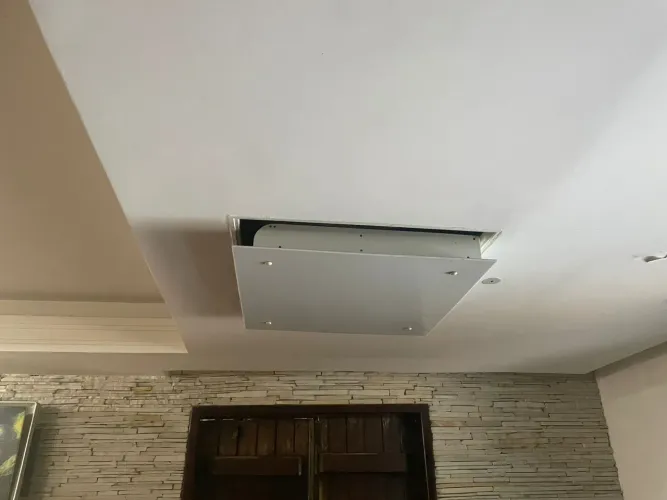 Suporte projetor lift elevador 44x44 com controle remoto