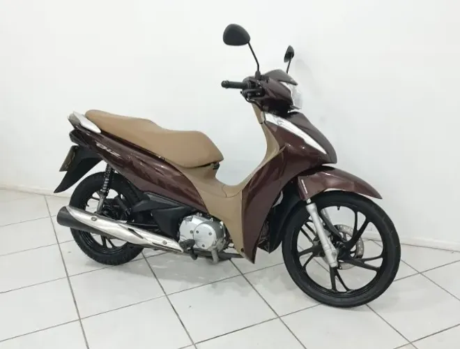 Biz 125! Ano 2022! Linda Moto! Aceitamos Trocas e Financiamos em até 36x!