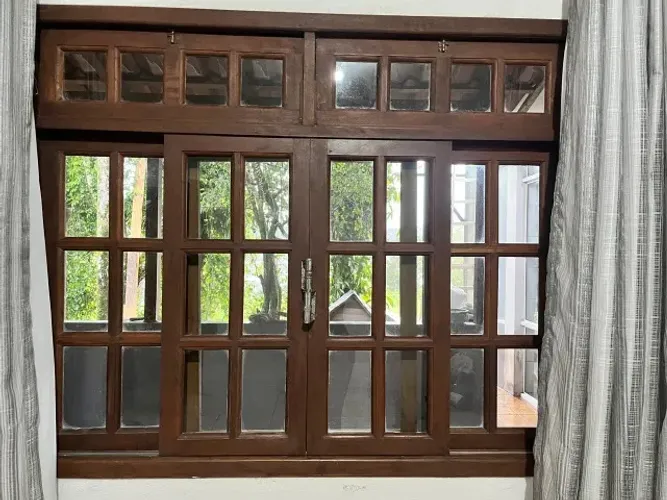 Vendo KIT 4 janelas com os vidros, madeira canela 1000