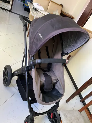 Vende-se 4 itens. C. kiddo Moisés/bebê conforto com isofix e espelho de monitoramento 