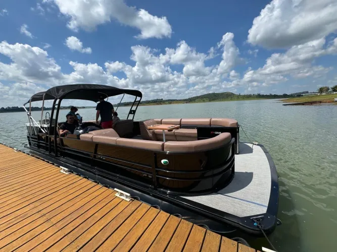 Pontoon ventura p32 2024 - 250hp -25 horas uso #vcat